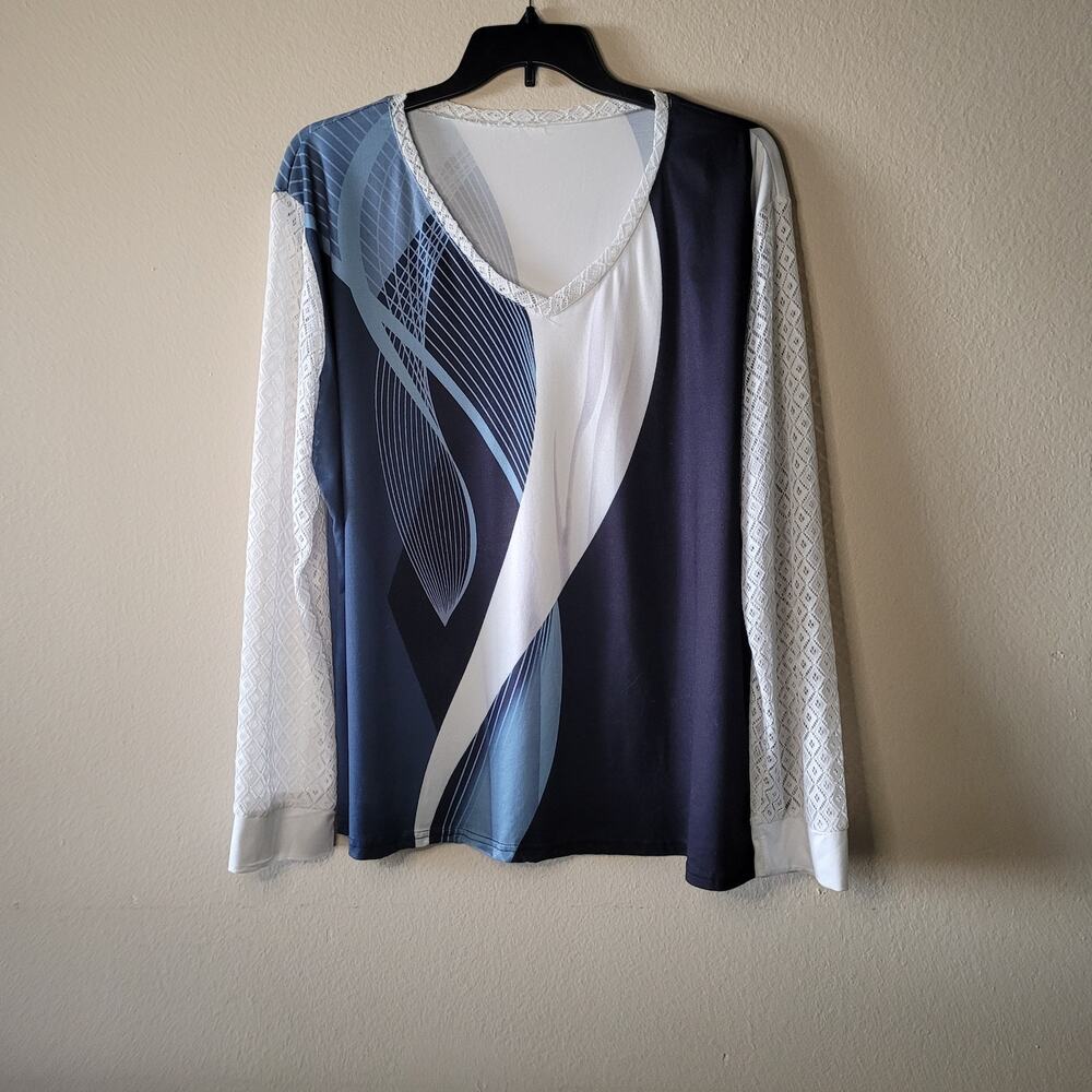 Chic Women's 4XL V-Neck Abstract Blue Black White Top